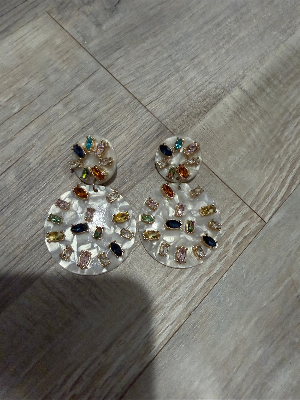 Mother-of-Pearl Multi-Stone Drop Fashion Earrings